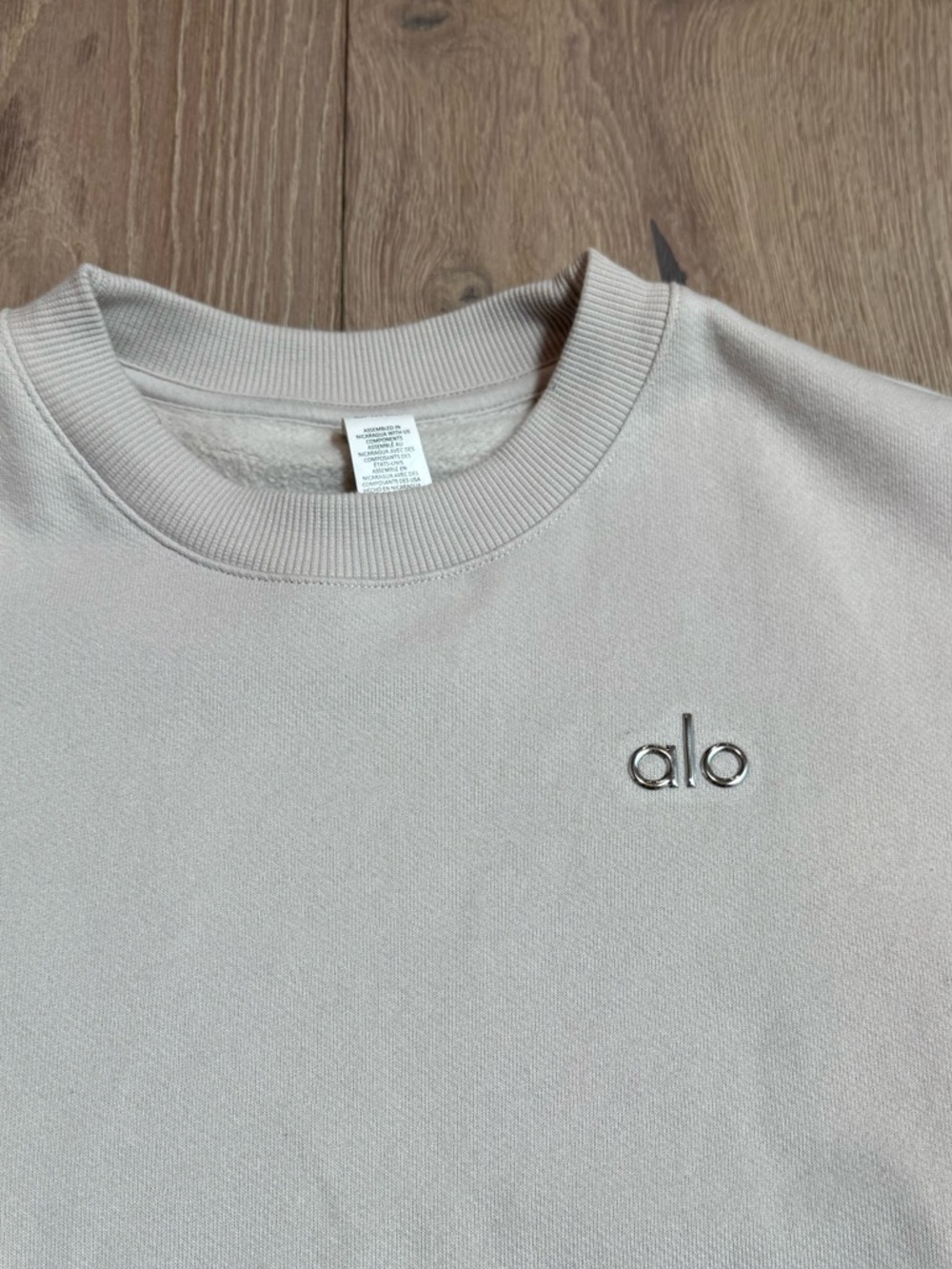 ALO Yoga Accolade Sweatshirt - Picture 6 of 6